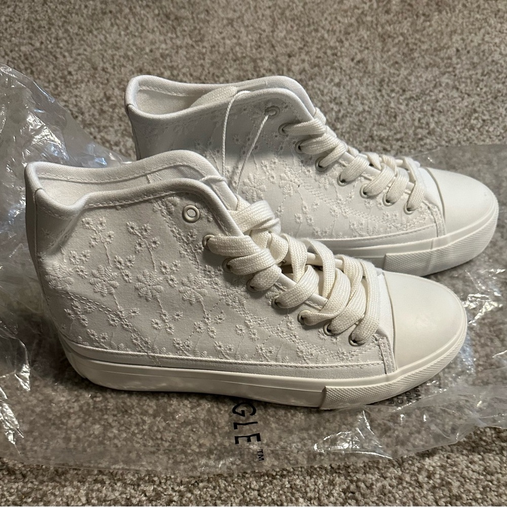 American Eagle White Floral Pattern High-Top Sneakers